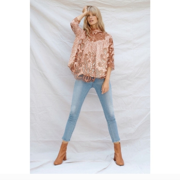 AGOLDE Mid Rise Skinny Straight Toni Jeans In Light Wash Distressed Knee.Size 26 - Picture 14 of 15